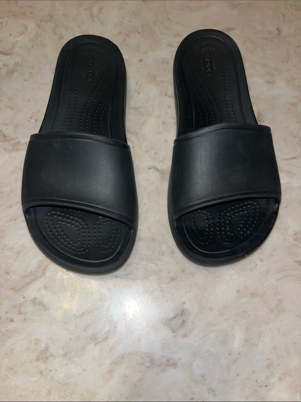 CROCS Women’s Black Slide Sandals - Classic Slide - Picture 3 of 6